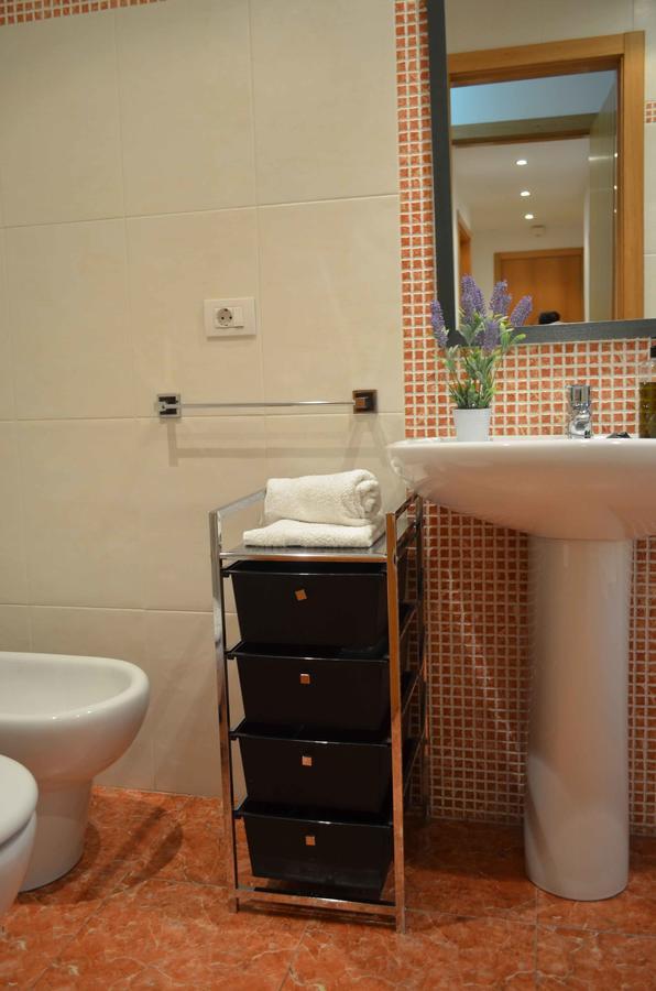 Apartamentos Antares 1 Milladoiro Ngoại thất bức ảnh